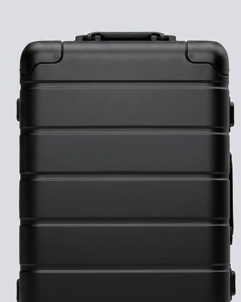 The Nomad, corner and hardware detail